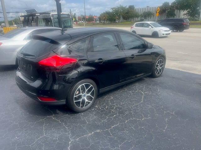 2017 ford focus sel