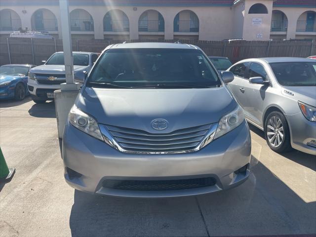 2015 toyota sienna le
