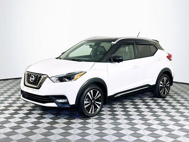2019 nissan kicks sr