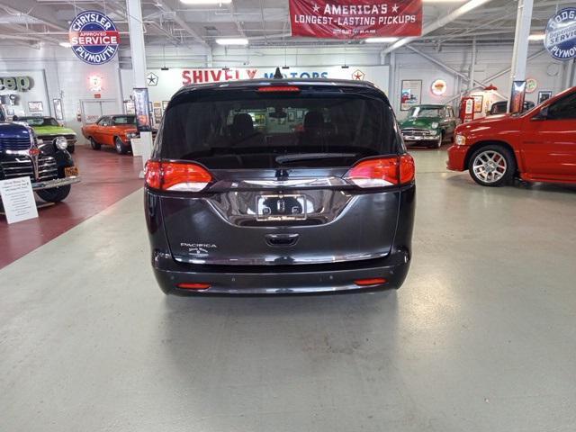 2019 chrysler pacifica touring