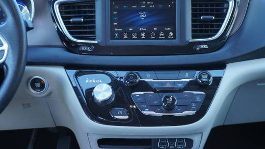2021 Chrysler Voyager