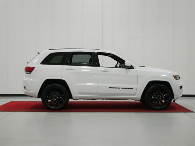 2022 jeep grand cherokee laredo