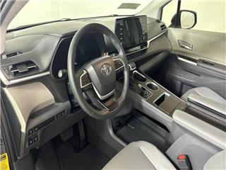 2024 Toyota Sienna xle 8-passenger