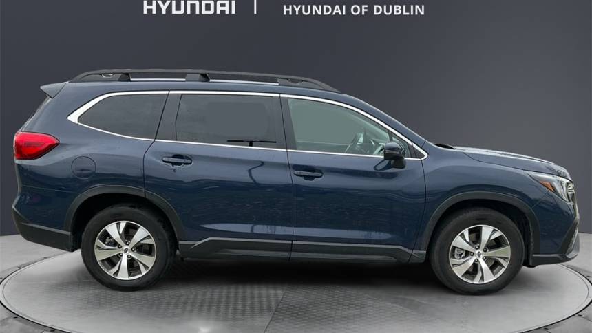2023 subaru ascent premium 8-passenger
