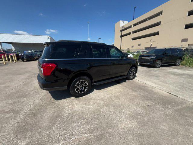 2022 ford expedition xlt