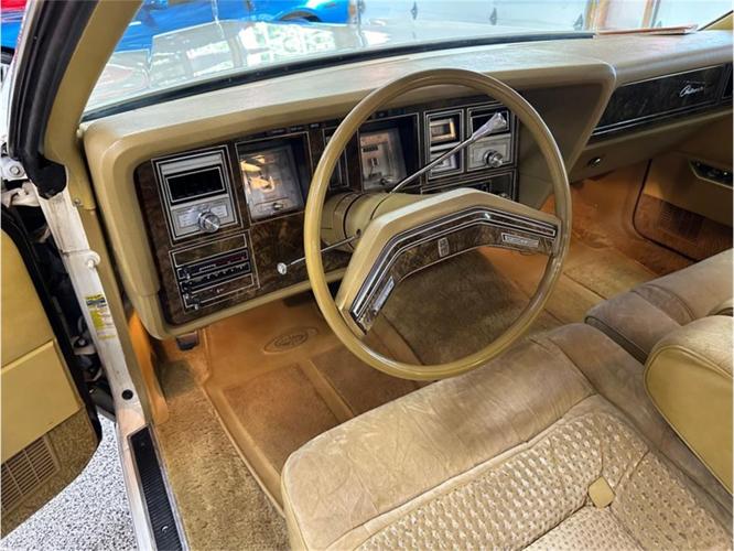1977 lincoln continental in newfield, new jersey