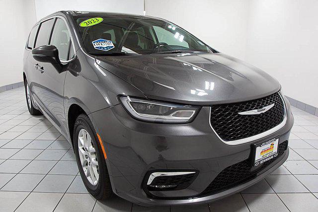 2023 chrysler pacifica touring l