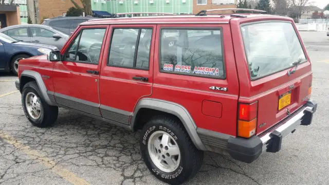 1990 jeep cherokee laredo sport utility 4-door 4.0l 82,225 original miles nice
