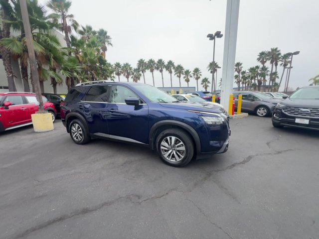 2022 nissan pathfinder sl 2wd