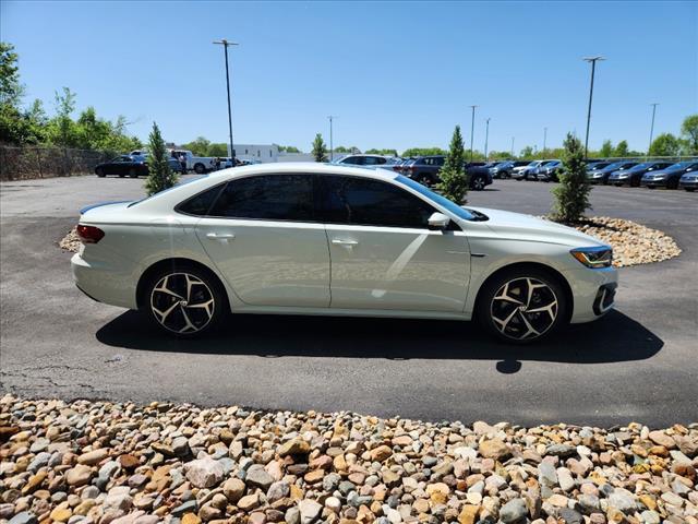 2021 volkswagen passat 2.0t r-line