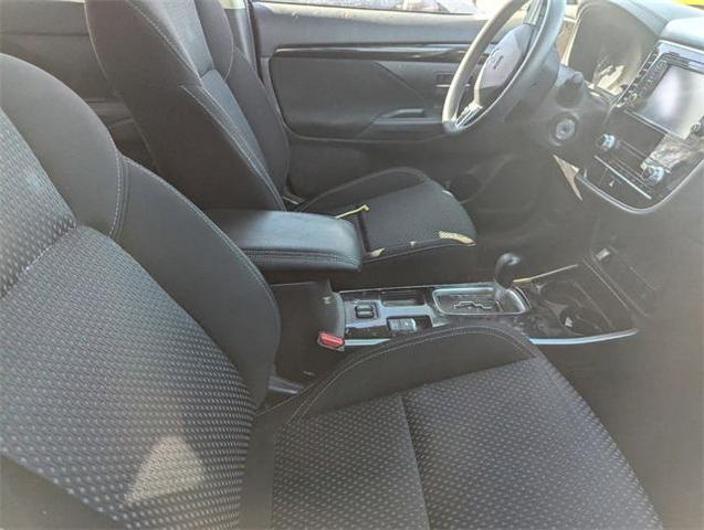 2020 mitsubishi outlander es