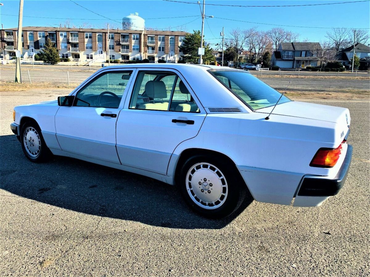 1991 mercedes-benz 190e 2.6 sport sedan*low miles*runs & drives well*no reserve!