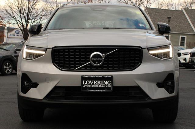 2024 volvo xc40 b5 plus dark theme