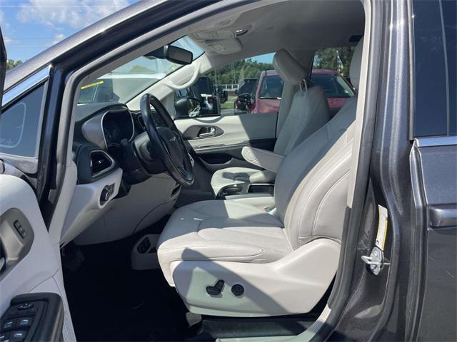 2021 chrysler pacifica touring l