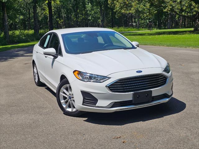 2019 ford fusion se