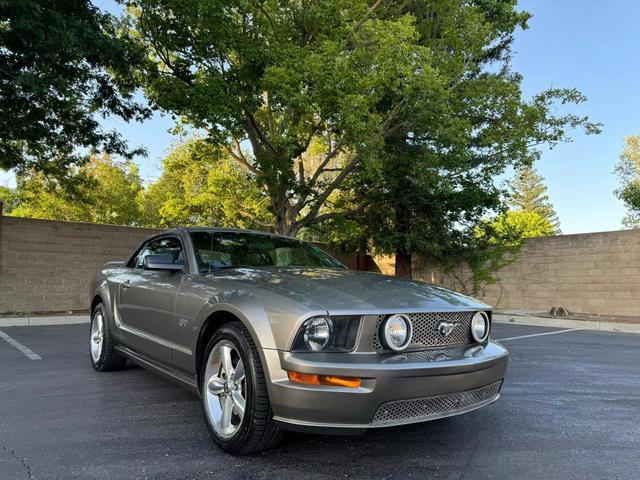 2005 ford mustang gt