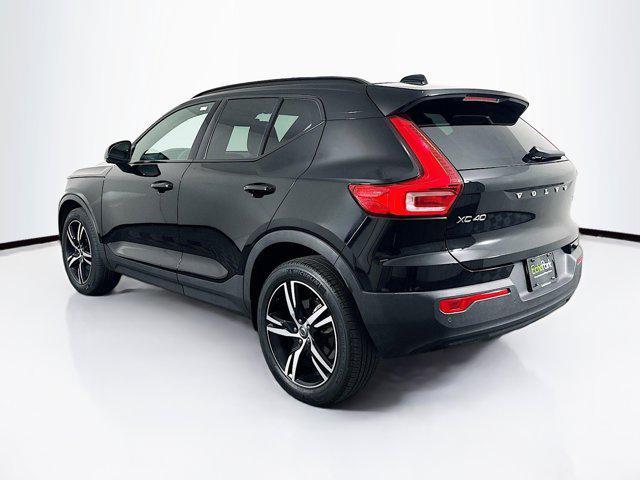 2022 volvo xc40 t5 r-design