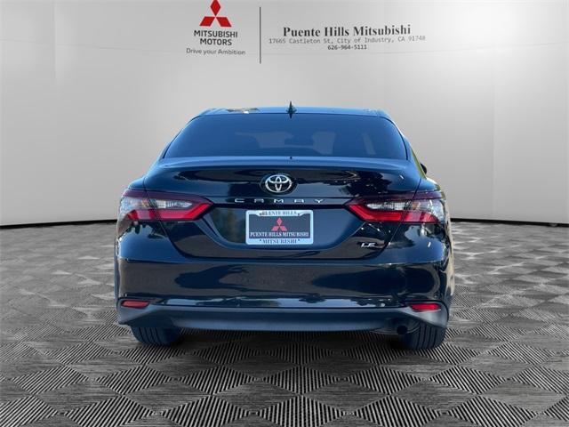 2022 toyota camry le