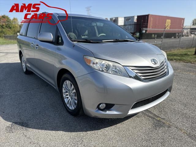 2012 toyota sienna xle