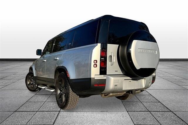 2023 land rover defender se