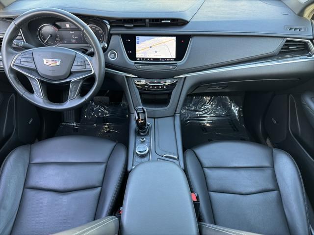 2022 cadillac xt5 premium luxury