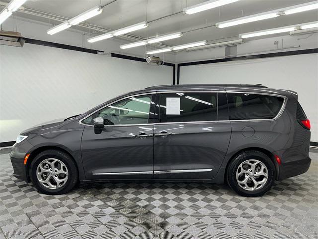 2022 chrysler pacifica limited