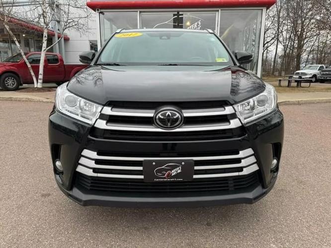 2017 toyota highlander xle sport utility 4d in burlington, vermont