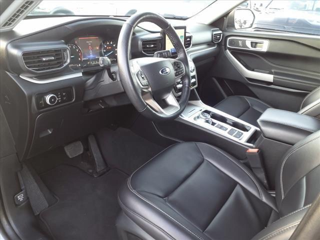 2023 ford explorer xlt