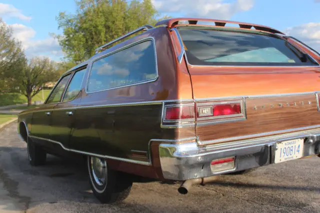 1975 chrysler town country