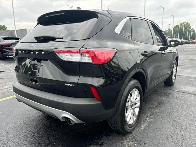 2022 ford escape se