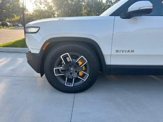 2022 rivian r1t adventure package