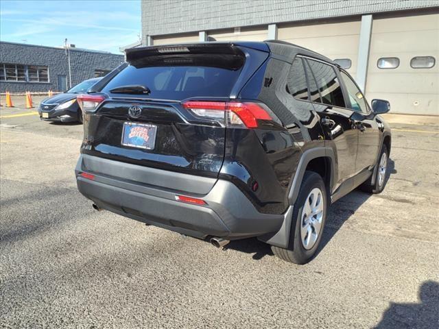 2021 toyota rav4 le