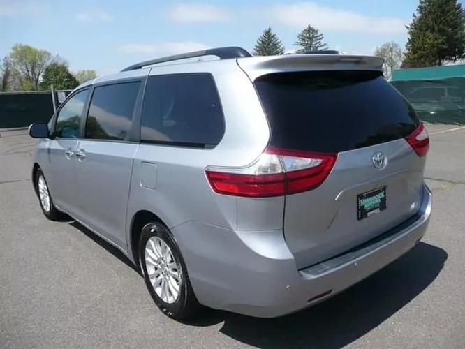2015 toyota sienna xle minivan 4d in east windsor, connecticut