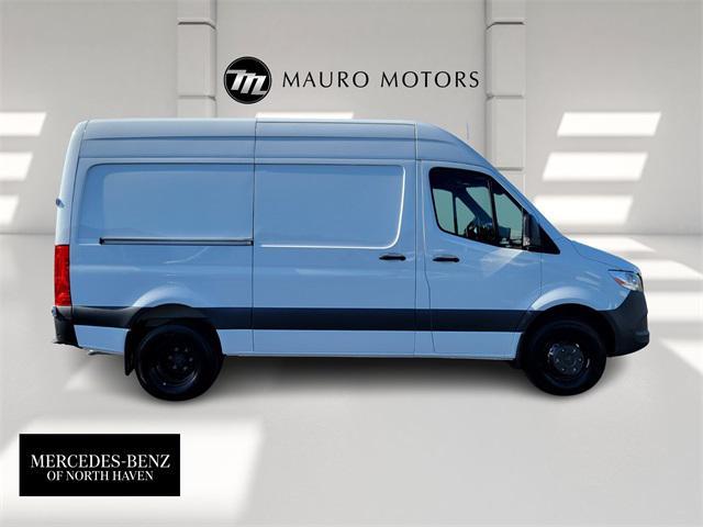 2024 mercedes-benz sprinter 3500 standard roof