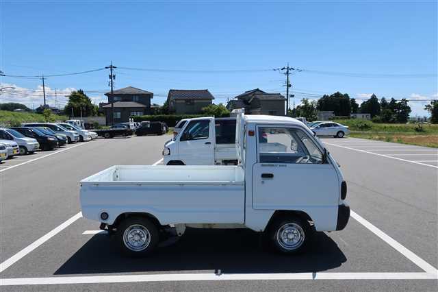 suzuki carry truck 2wd!! mini trucks are easy to go even in narrow places