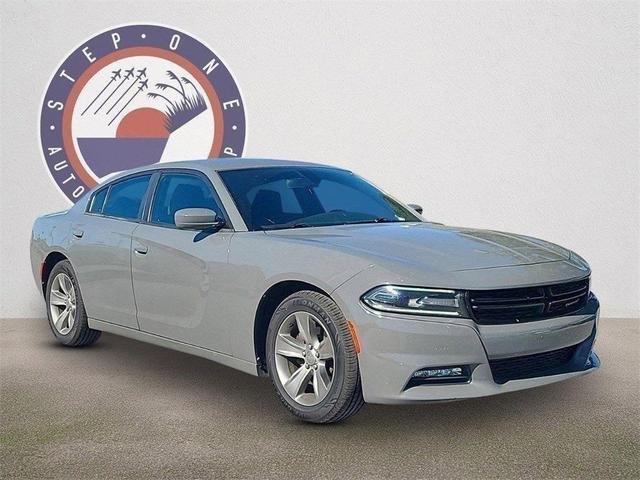 2017 dodge charger sxt