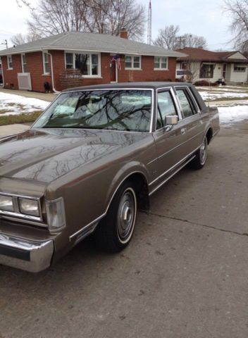 lincoln town car