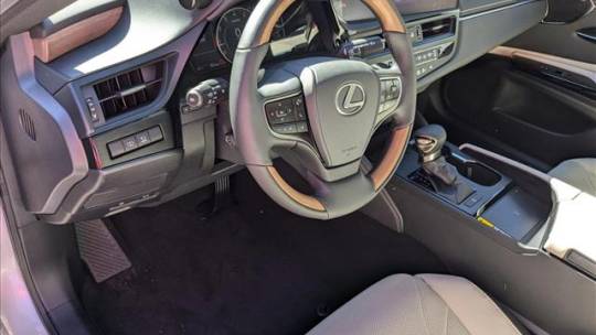 2025 Lexus ES