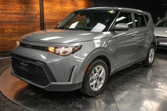 2023 kia soul lx