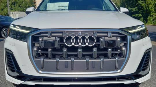 2025 Audi Q7 55 premium plus