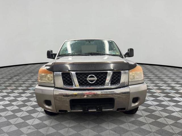 2011 nissan titan sv