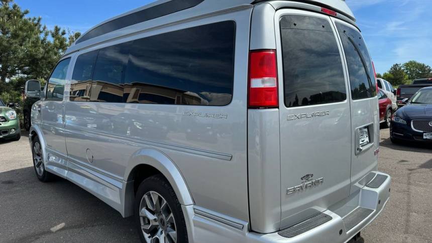 2022 gmc savana 2500
