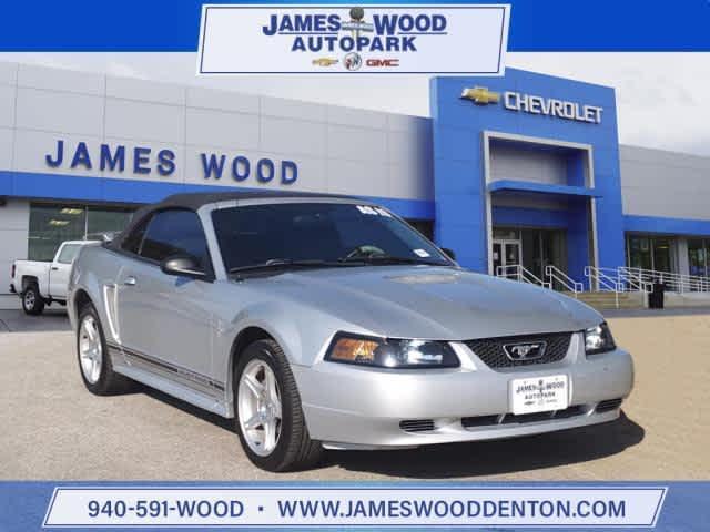 2001 ford mustang base