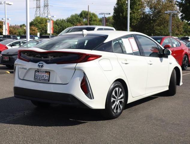 2020 toyota prius prime le