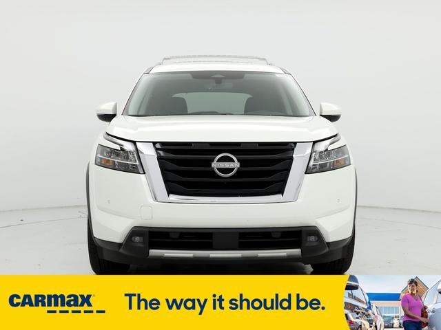 2023 nissan pathfinder sl
