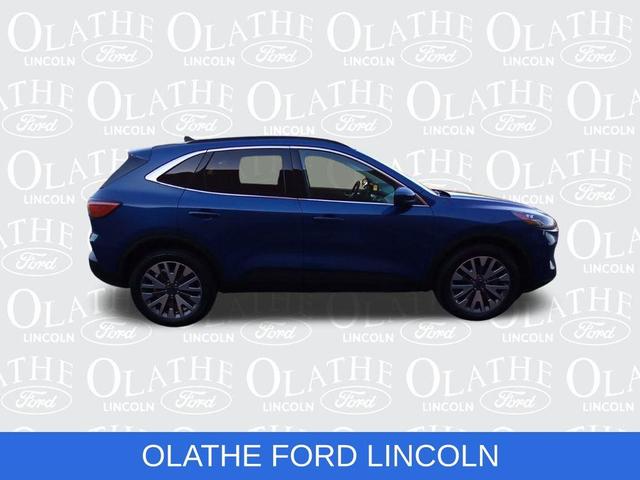 2022 ford escape titanium