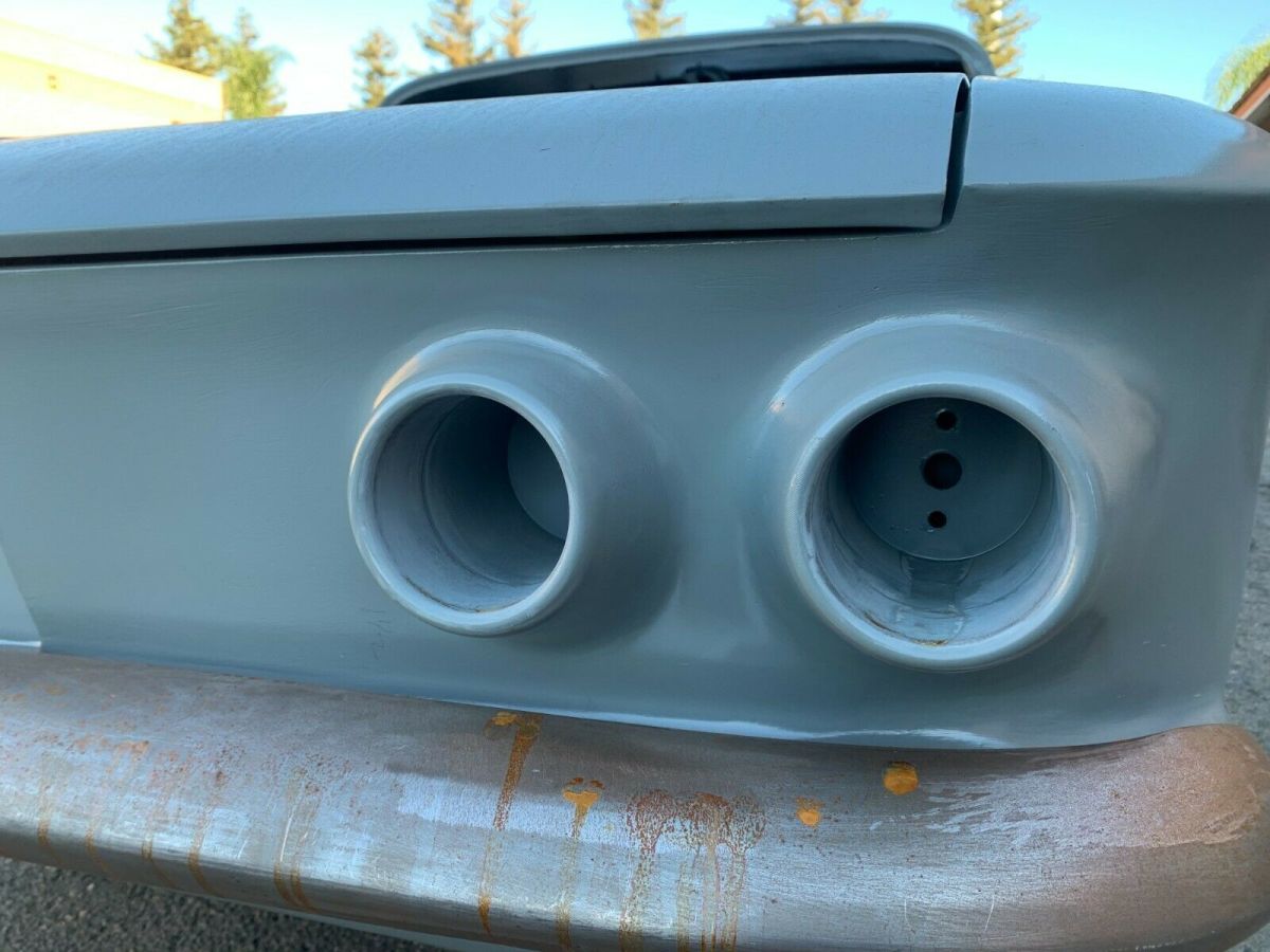 has accu air bag leveling system installed