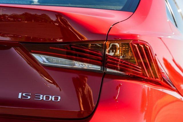 2019 lexus is 300 base