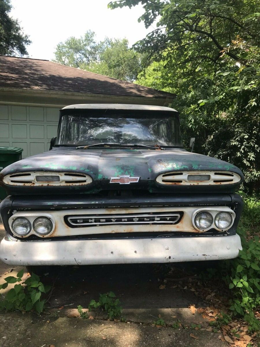classic 1961 chevy apache suburban