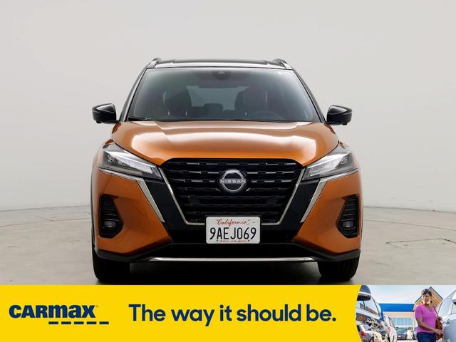 2022 nissan kicks sr